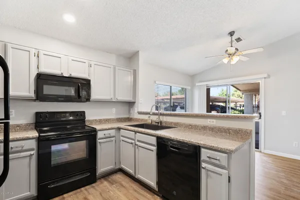 $1,800 | 1120 North Val Vista Drive, Unit 118, Gilbert, AZ 85234