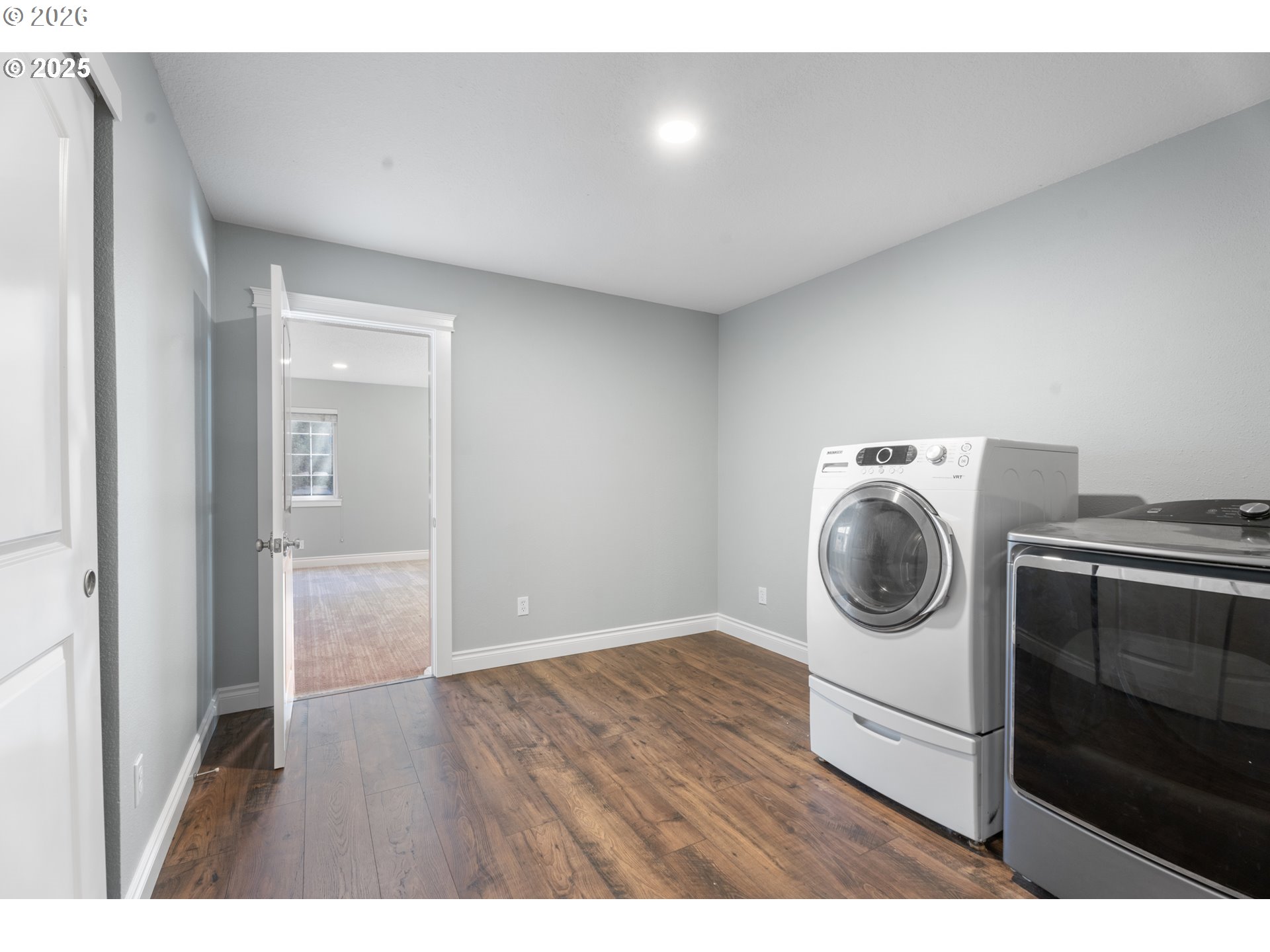 31150 Southwest Wallowa Court Wilsonville, OR 97070 - Photo 20 of 43 a view of kitchen and utility room