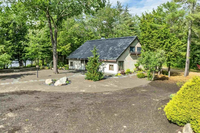 $1,995,000 | 187 Huntress Bridge Road, Effingham, NH 03882