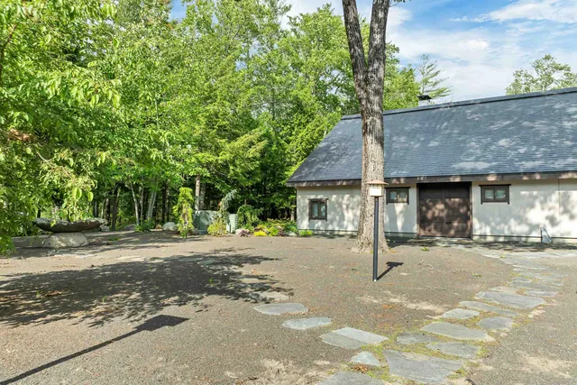 $1,995,000 | 187 Huntress Bridge Road, Effingham, NH 03882