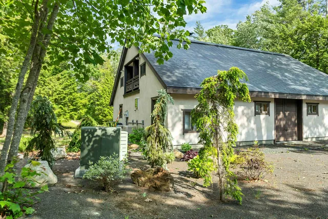 $1,995,000 | 187 Huntress Bridge Road, Effingham, NH 03882