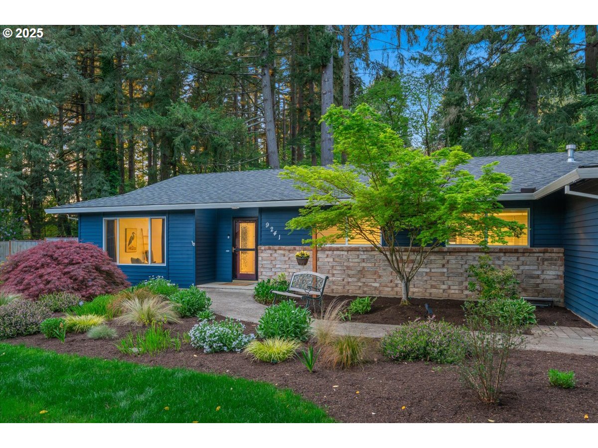 9241 Southwest Arapaho Road Tualatin, OR 97062 - Photo 3 of 44 Gallery Image 3