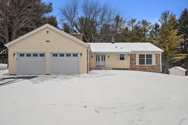 $599,900 | 11120 Hidden Valley Drive, Cedarburg, WI 53012