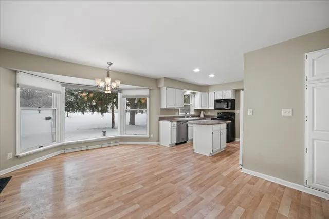 $599,900 | 11120 Hidden Valley Drive, Cedarburg, WI 53012