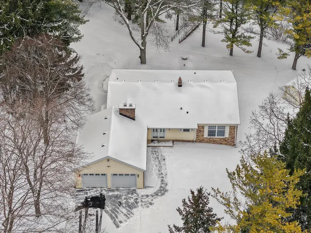$599,900 | 11120 Hidden Valley Drive, Cedarburg, WI 53012