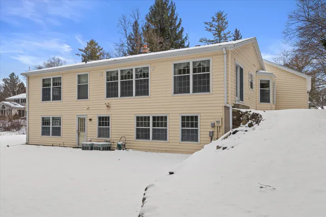 $599,900 | 11120 Hidden Valley Drive, Cedarburg, WI 53012