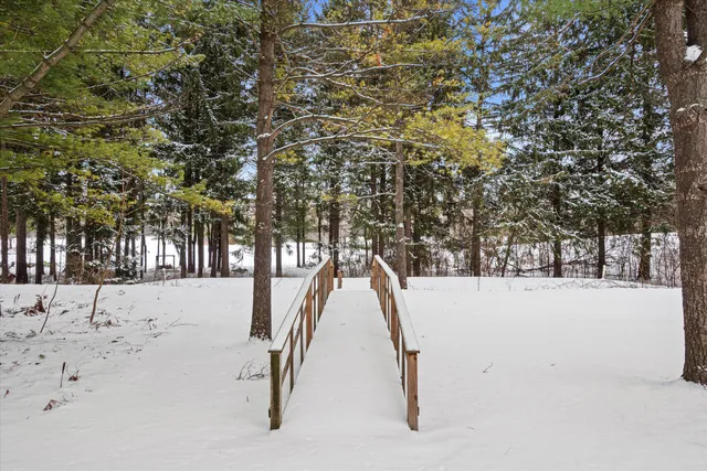 $599,900 | 11120 Hidden Valley Drive, Cedarburg, WI 53012