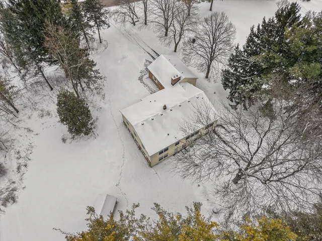 $599,900 | 11120 Hidden Valley Drive, Cedarburg, WI 53012