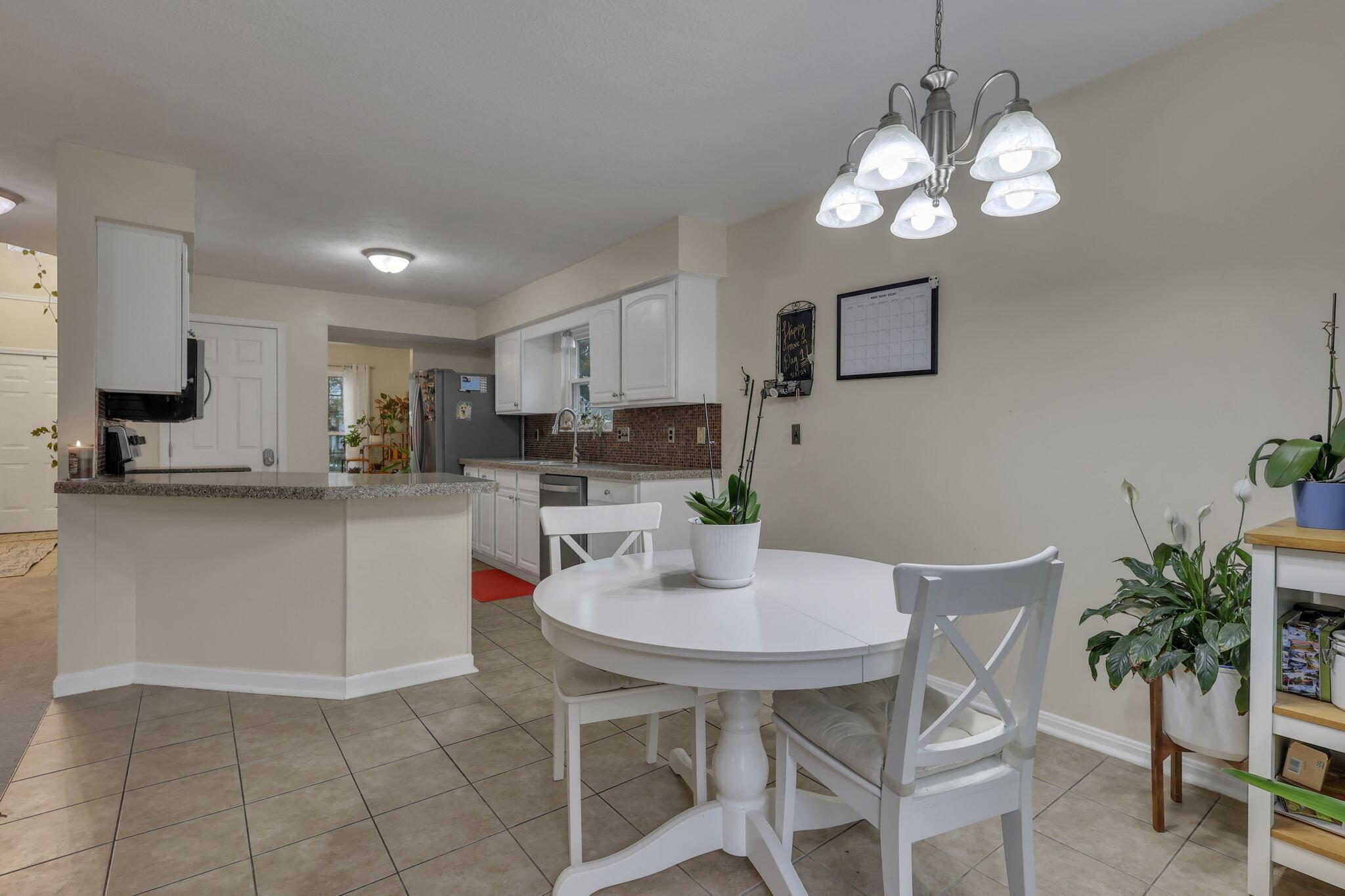 389 Inverness Avenue Delaware, OH 43015 - Photo 12 of 62 12-web-or-mls-G02A4883