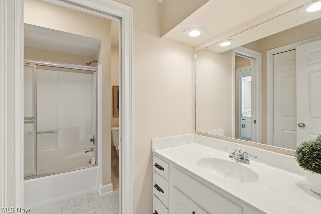 7751 Chagrin Road Chagrin Falls, OH 44023 - Photo 32 of 48 Jack and Jill bath