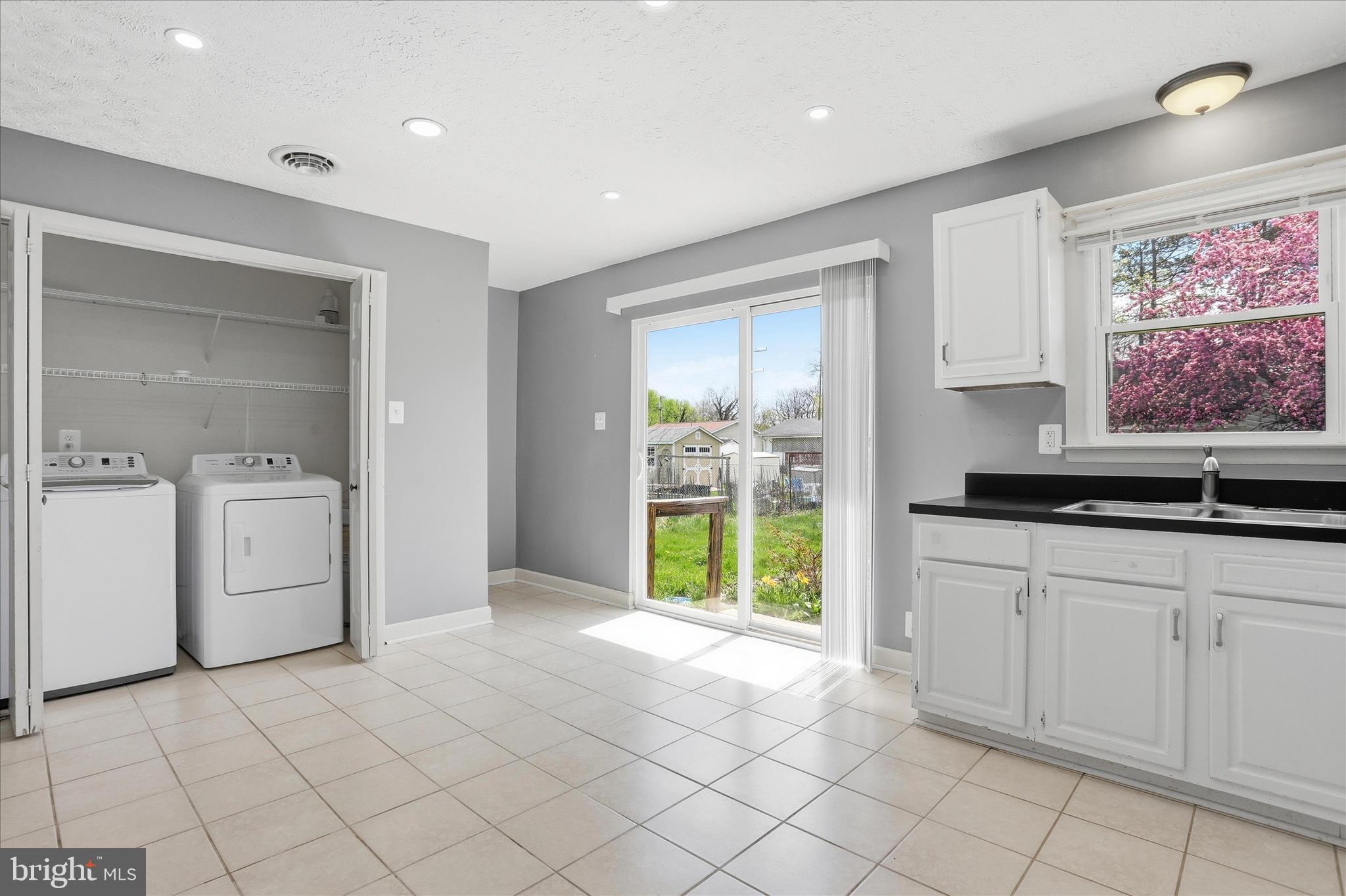 105 Marl Drive Ranson, WV 25438 - Photo 6 of 17 dining area