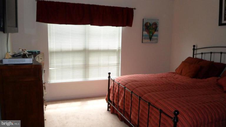 37 Inkberry Circle Gaithersburg, MD 20877 - Photo 7 of 10 Master Bedroom