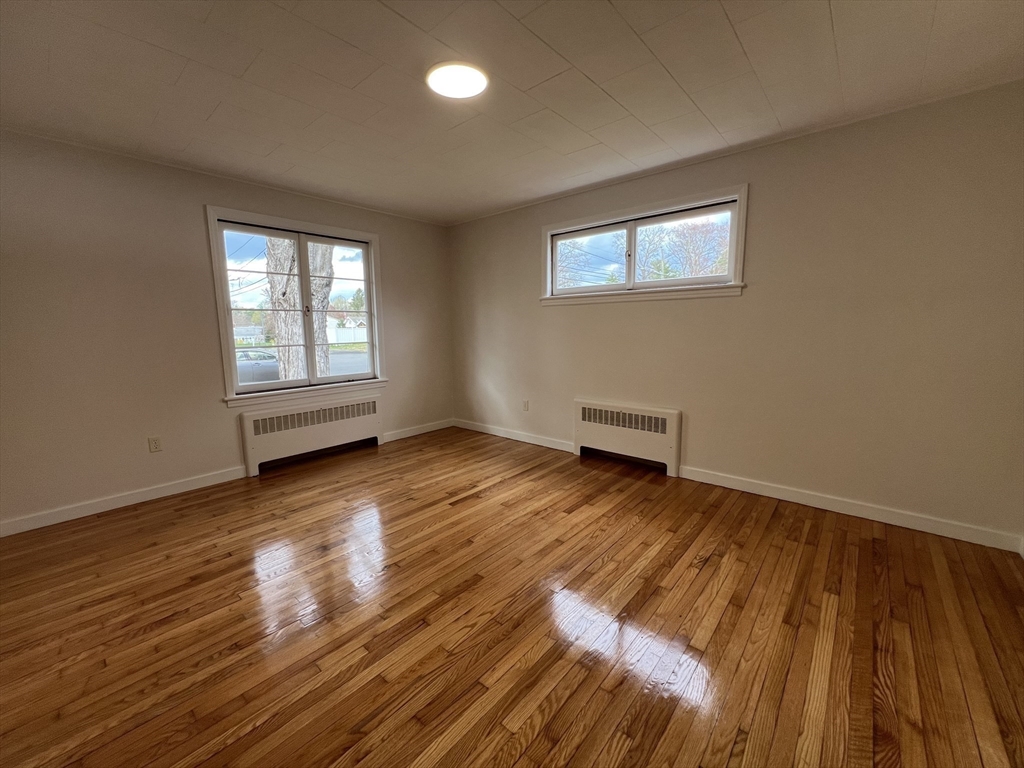 55 Parkerview Street Springfield, MA 01129 - Photo 11 of 18