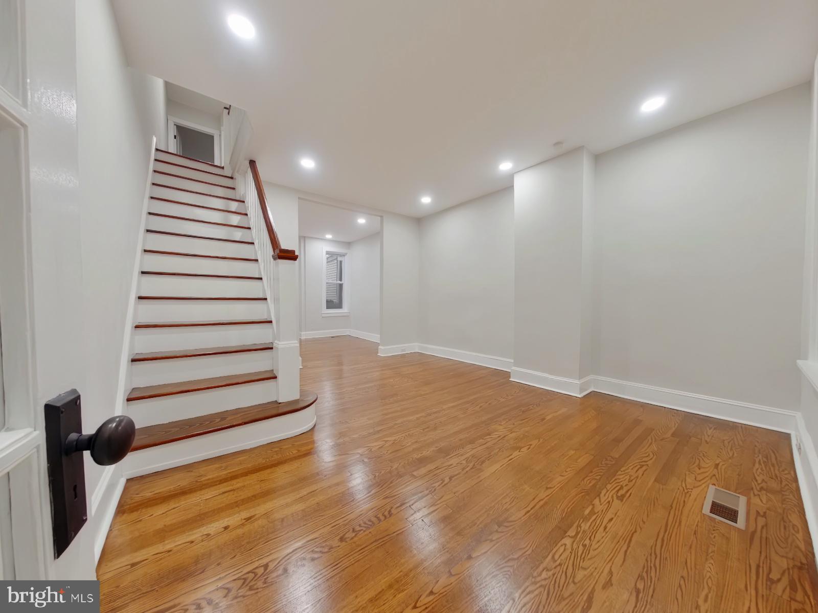 4442 Edgemont Street Philadelphia, PA 19137 - Photo 6 of 28 Living Room