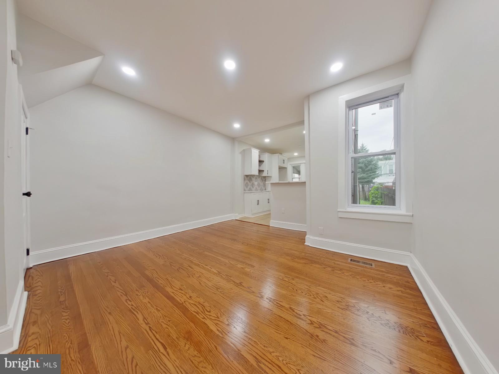 4442 Edgemont Street Philadelphia, PA 19137 - Photo 9 of 28 Dining Room