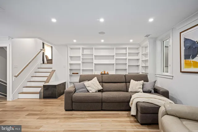 $974,500 | 224 Prince Street Northeast, Leesburg, VA 20176