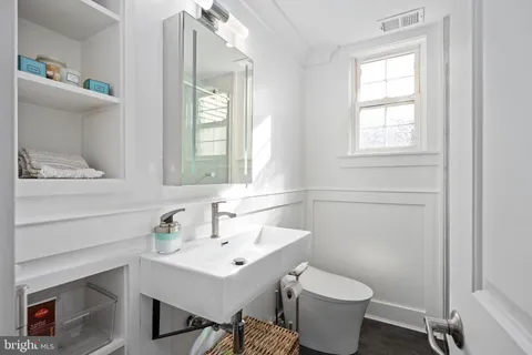 $985,000 | 224 Prince Street Northeast, Leesburg, VA 20176