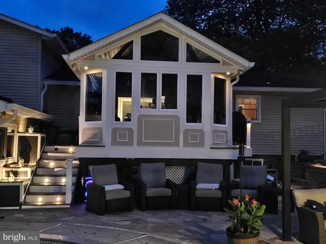 $974,500 | 224 Prince Street Northeast, Leesburg, VA 20176