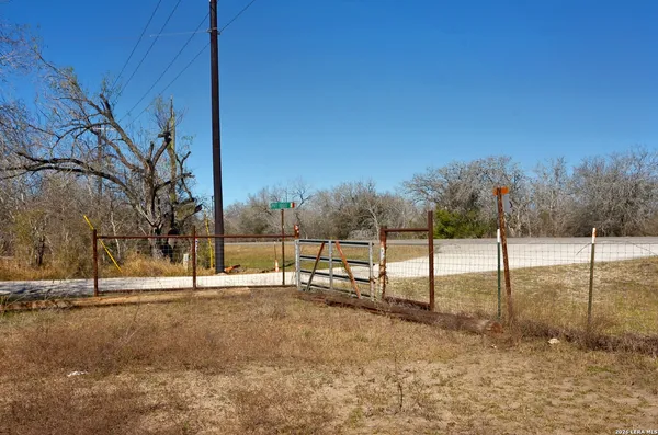 $118,000 | 181 Beeville Tx 78102, Normanna, TX 78142