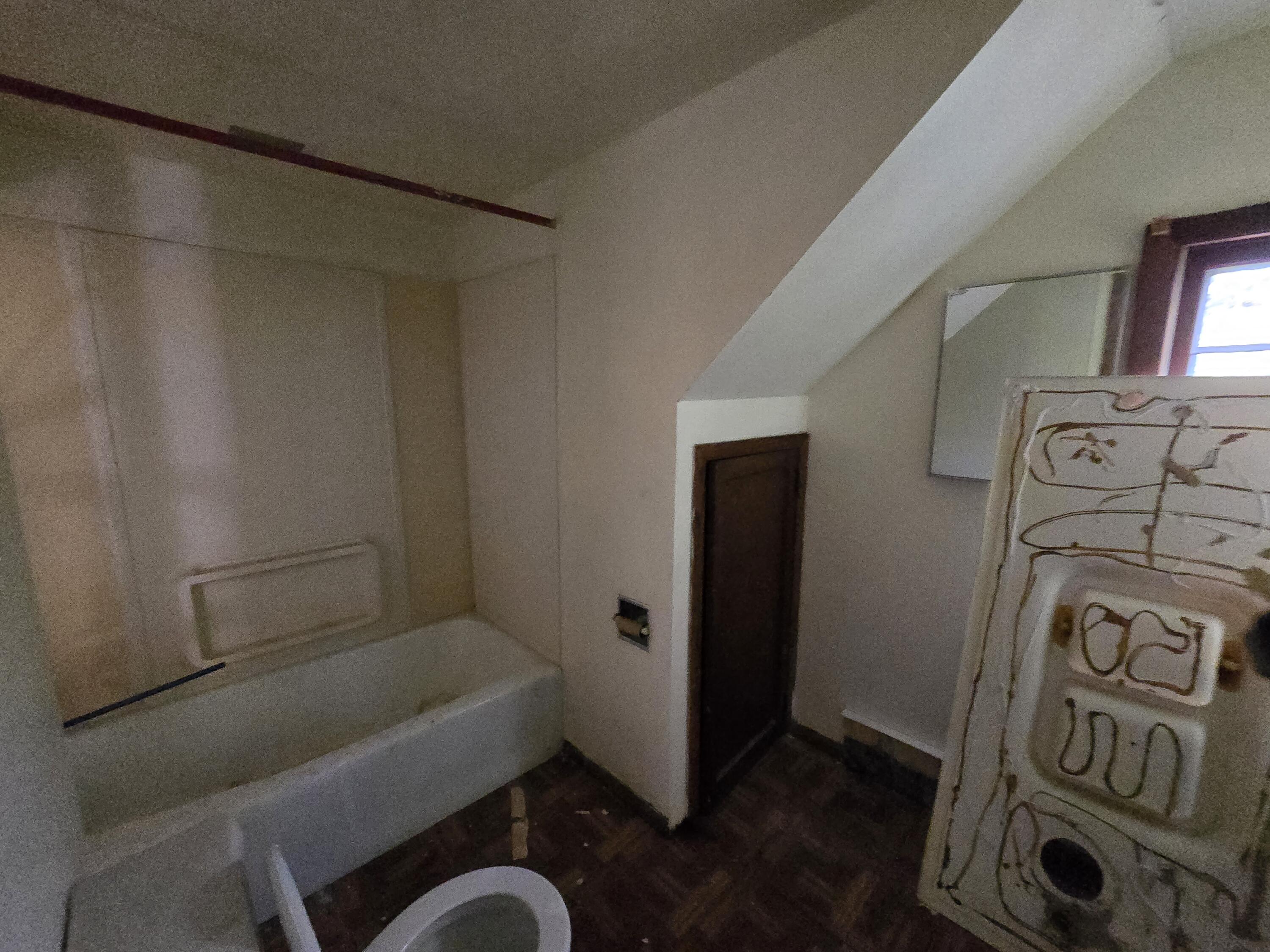 4644 North 38th Street Milwaukee, WI 53209 - Photo 7 of 14 20251009_150031