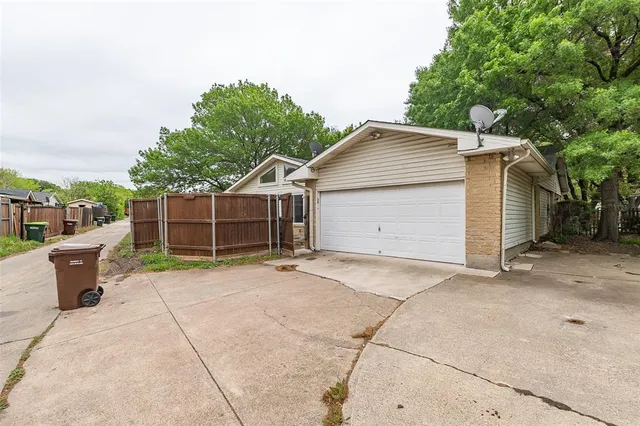$2,350 | 1441 Everglades Drive, Plano, TX 75023