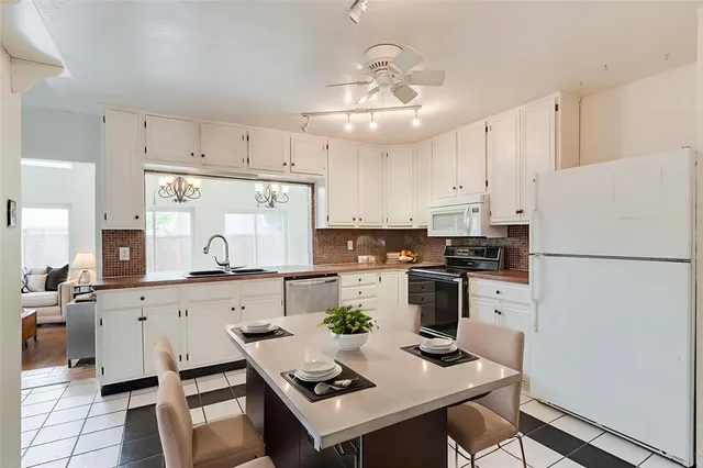 $2,350 | 1441 Everglades Drive, Plano, TX 75023