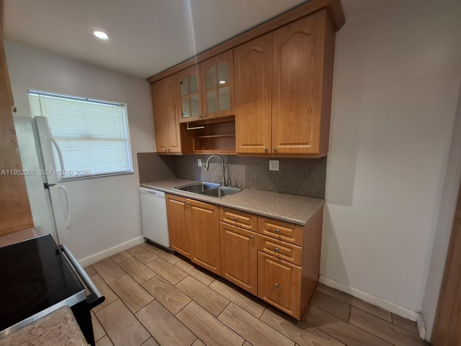 4111 Stirling Road, Unit 308 Fort Lauderdale, FL 33314 - Photo 3 of 36