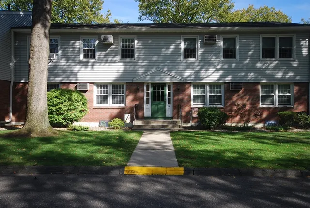 $189,900 | 80 Brush Hill Avenue, Unit 32, West Springfield, MA 01089