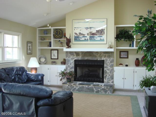 4302 Country Club Road Morehead City, NC 28557 - Photo 4 of 16 Spacious Family Room w/Skylights