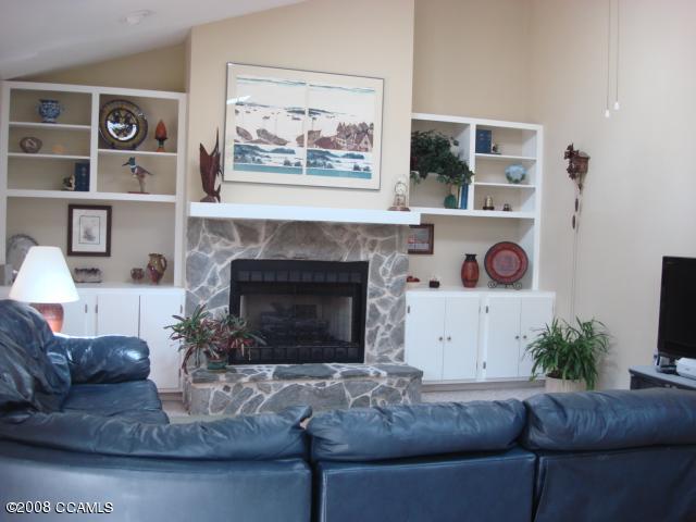 4302 Country Club Road Morehead City, NC 28557 - Photo 5 of 16 Family Room, another view