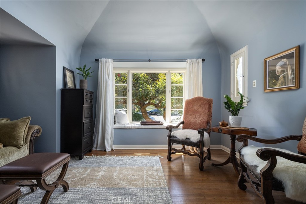 100 Temple Avenue Long Beach, CA 90803 - Photo 10 of 57 a living room with furniture and a window