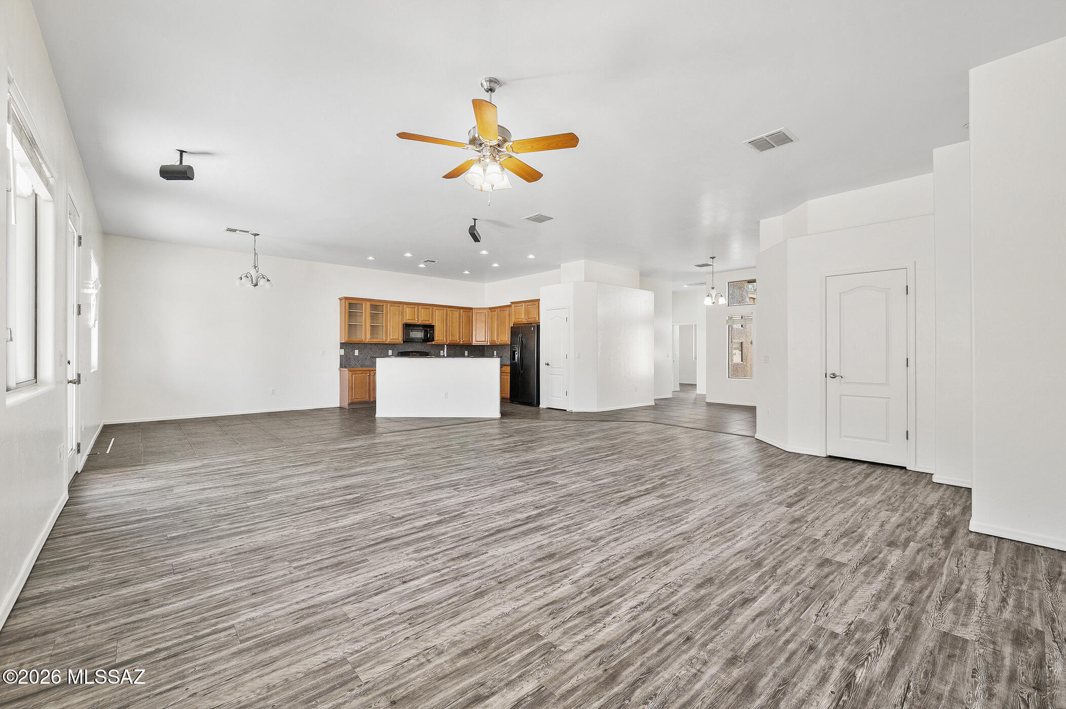 1053 South Seldon Place Vail, AZ 85641 - Photo 8 of 45 Living/Dining Area