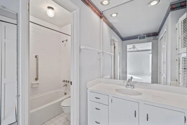 $264,900 | 2060 Romford Lane, Unit 2060, Memphis, TN 38119