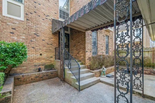 $264,900 | 2060 Romford Lane, Unit 2060, Memphis, TN 38119