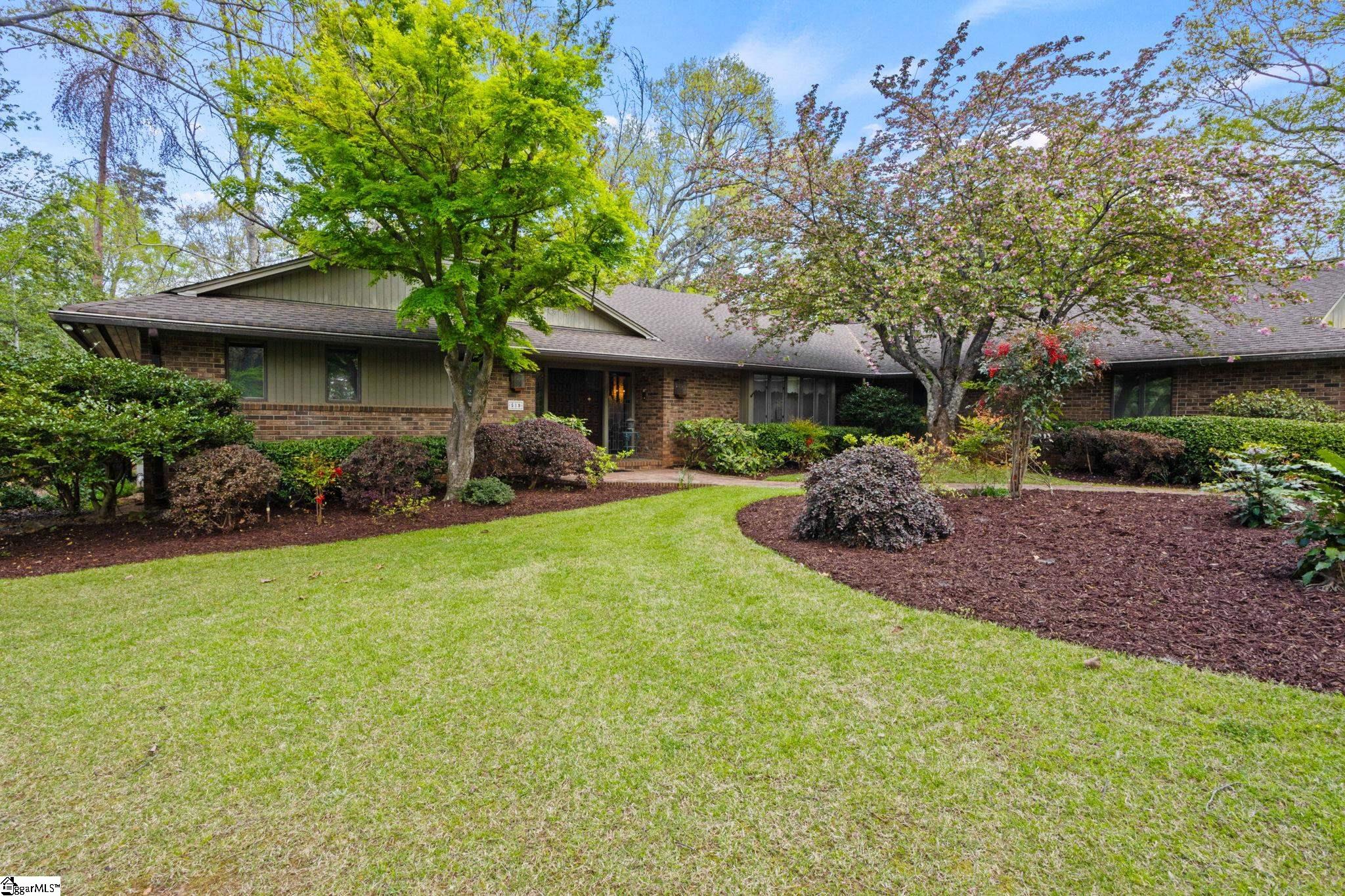 519 Huntington Road Greenville, SC 29615 - Photo 1 of 38