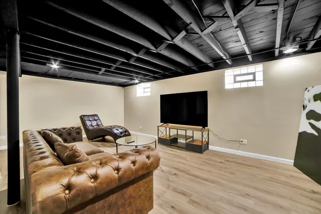 $3,200 | 2546 West 115th Street, Chicago, IL 60655