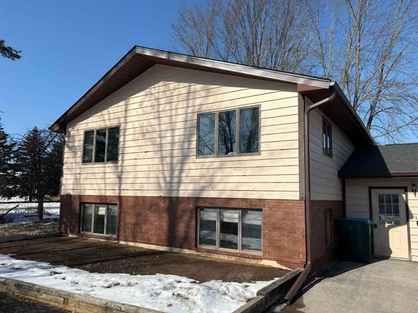 $280,000 | 3722 North Casaloma Drive, Appleton, WI 54913