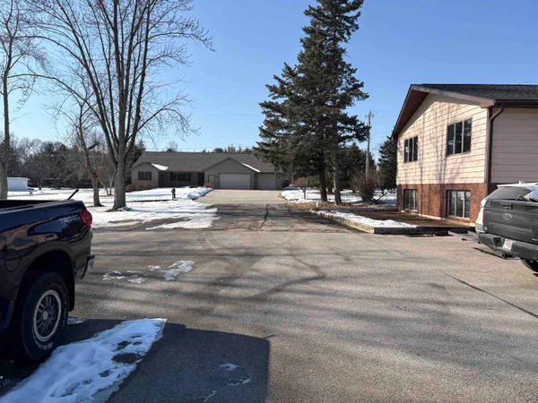 $280,000 | 3722 North Casaloma Drive, Appleton, WI 54913