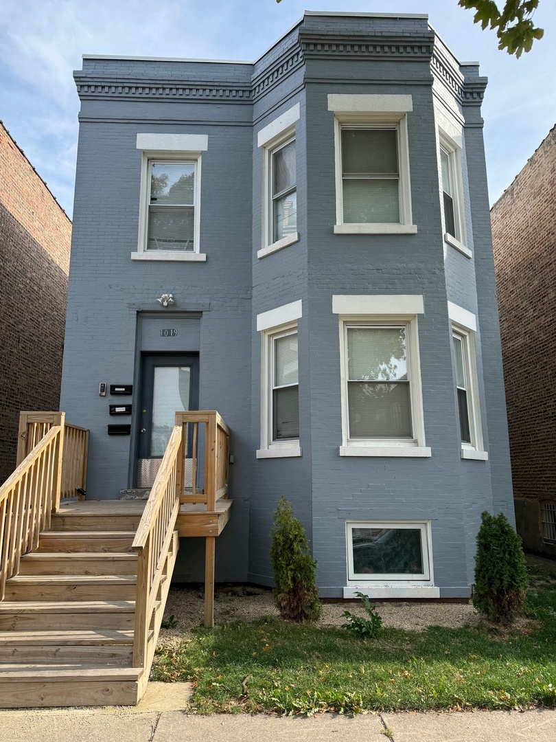1019 North Ridgeway Avenue Chicago, IL 60651 - Photo 1 of 3 Gallery Image 1