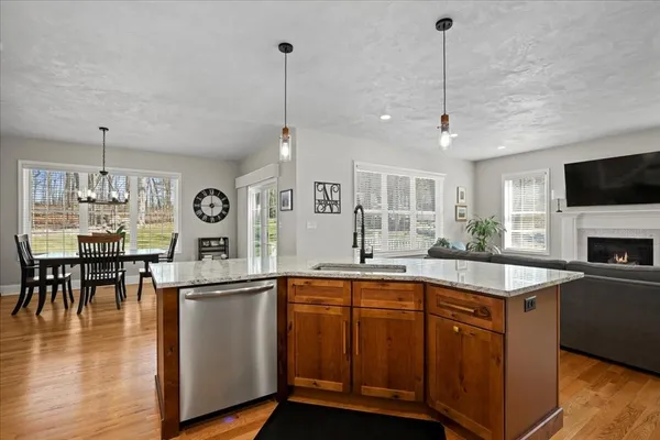 $729,900 | 68 Princeton Street, Holden, MA 01522
