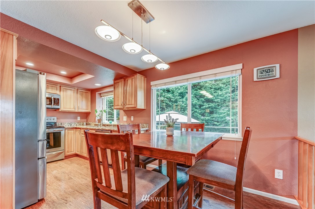 421 164th Place Southeast Bothell, WA 98012 - Photo 8 of 36