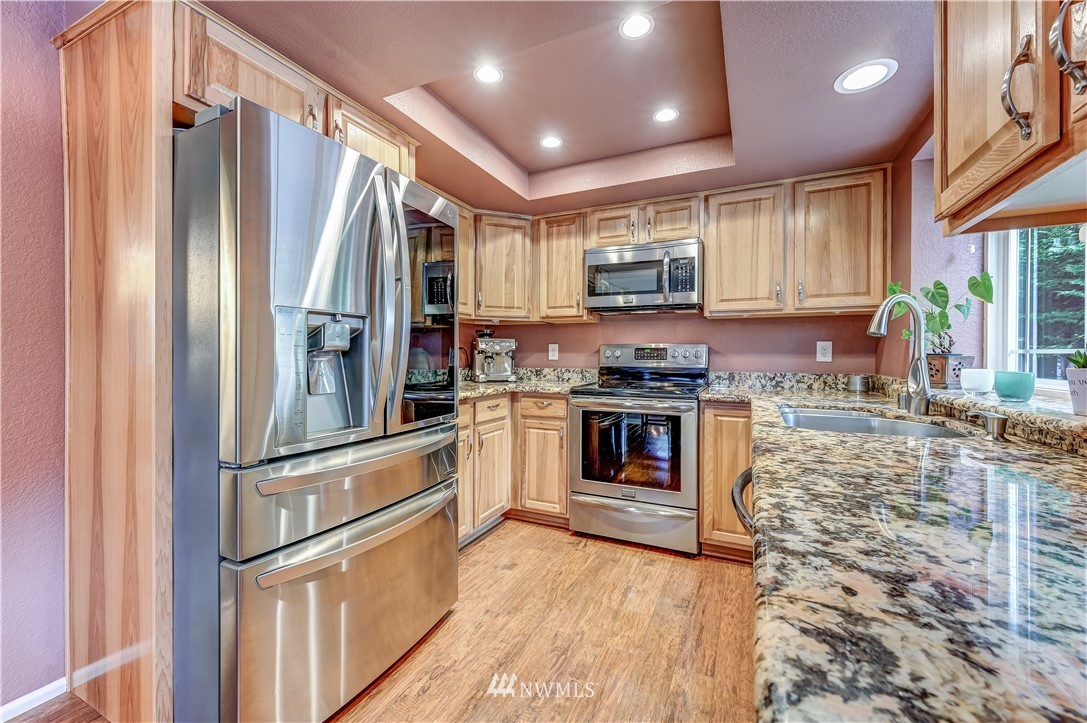 421 164th Place Southeast Bothell, WA 98012 - Photo 9 of 36