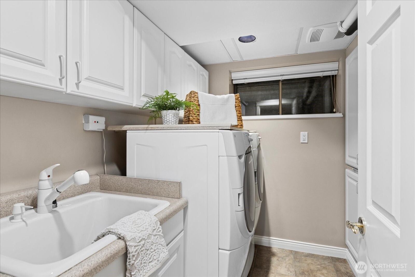 18107 85th Place West Edmonds, WA 98026 - Photo 27 of 40