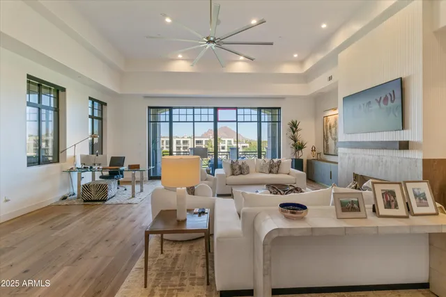 $4,995,000 | 2 Biltmore Estates Drive, Unit 313, Phoenix, AZ 85016