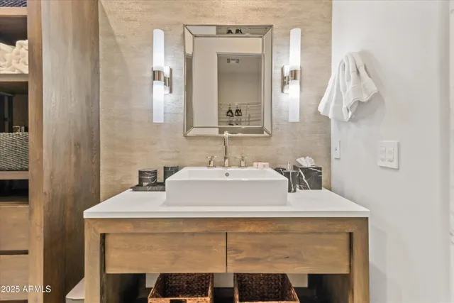 $4,995,000 | 2 Biltmore Estates Drive, Unit 313, Phoenix, AZ 85016