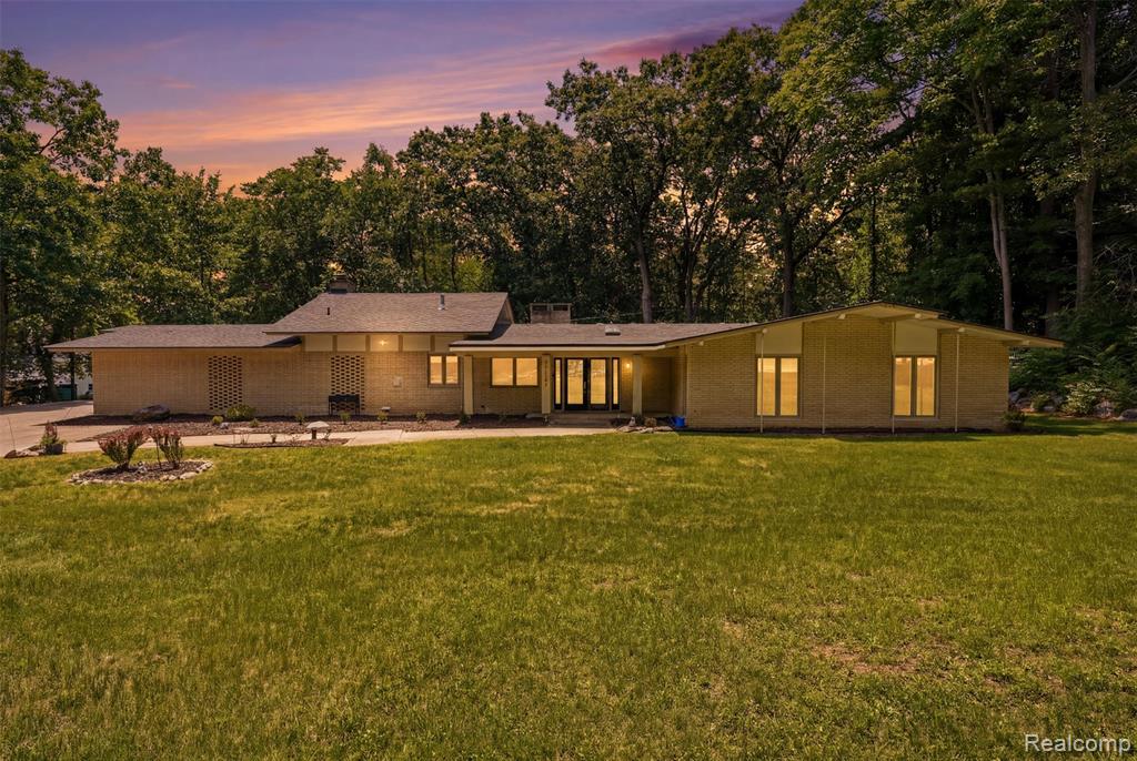 30715 North Greenbriar Road Franklin, MI 48025 - Photo 5 of 43