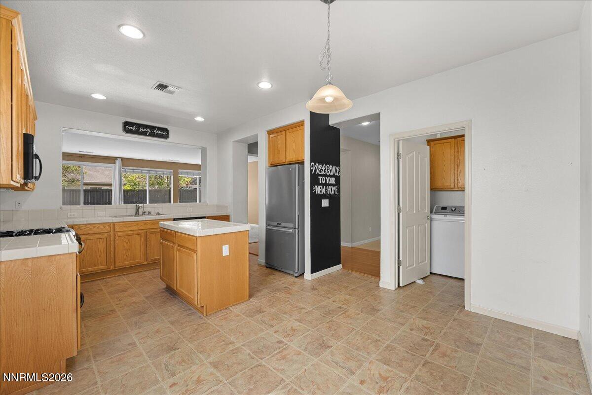 455 Sysonby Court Reno, NV 89521 - Photo 11 of 36 13-455 Sysonby Ct Reno NV 89521 (8 of 39