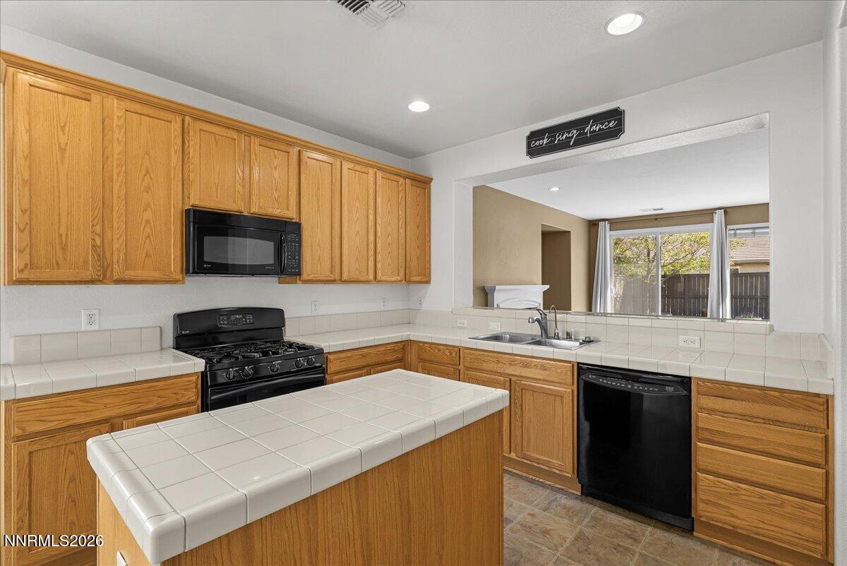 455 Sysonby Court Reno, NV 89521 - Photo 13 of 36 11-455 Sysonby Ct Reno NV 89521 (7 of 39