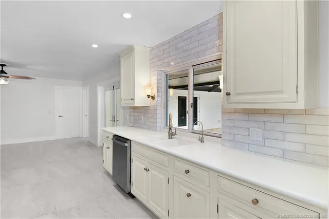 $5,500 | 4 Copaire Road, Sewall's Point, FL 34996