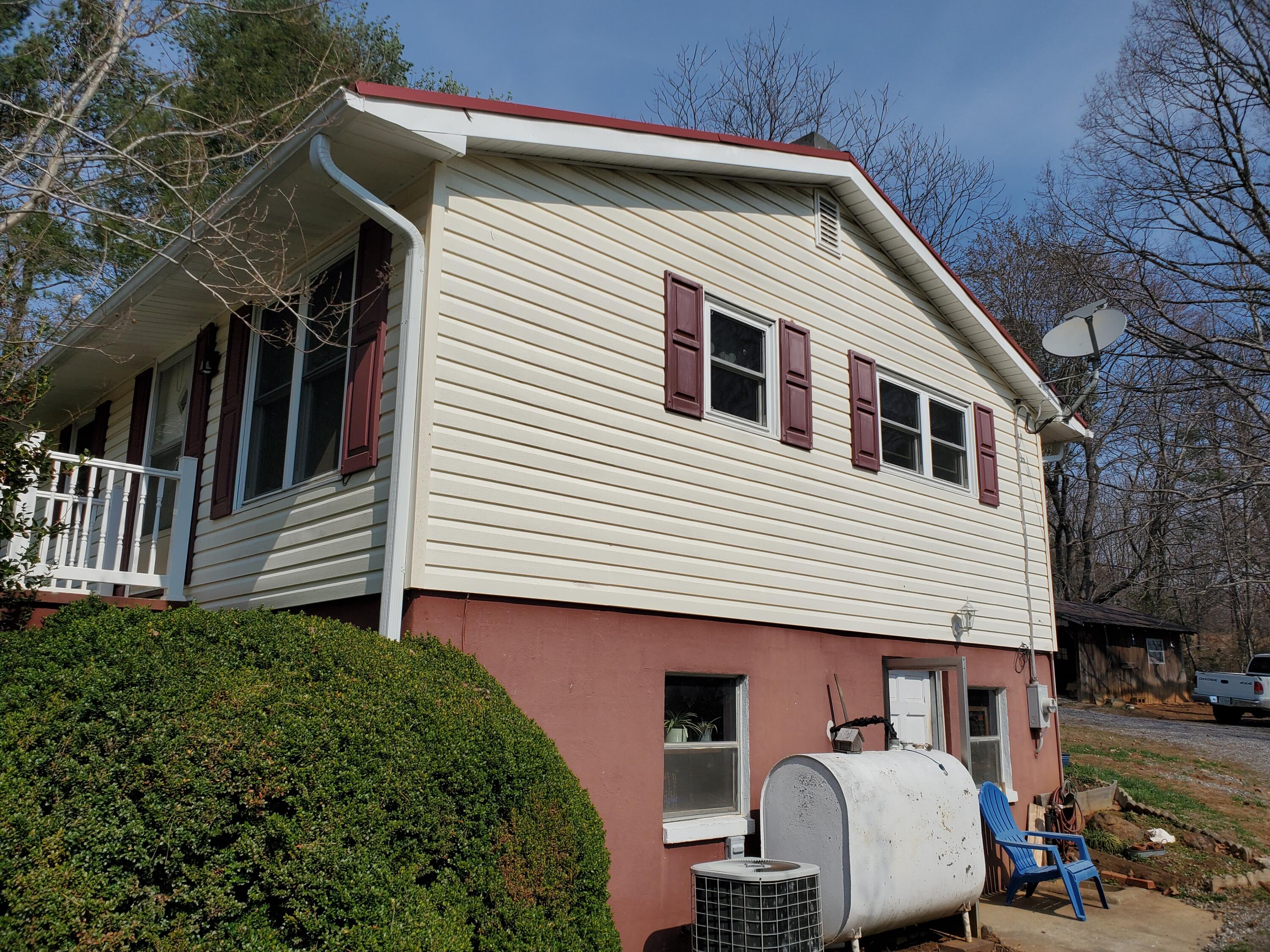 1135 Taylor Mountain Road Thaxton, VA 24174 - Photo 25 of 38 20260313_115145